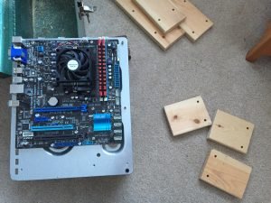 Cutting legs for the DIY PC Test Bench